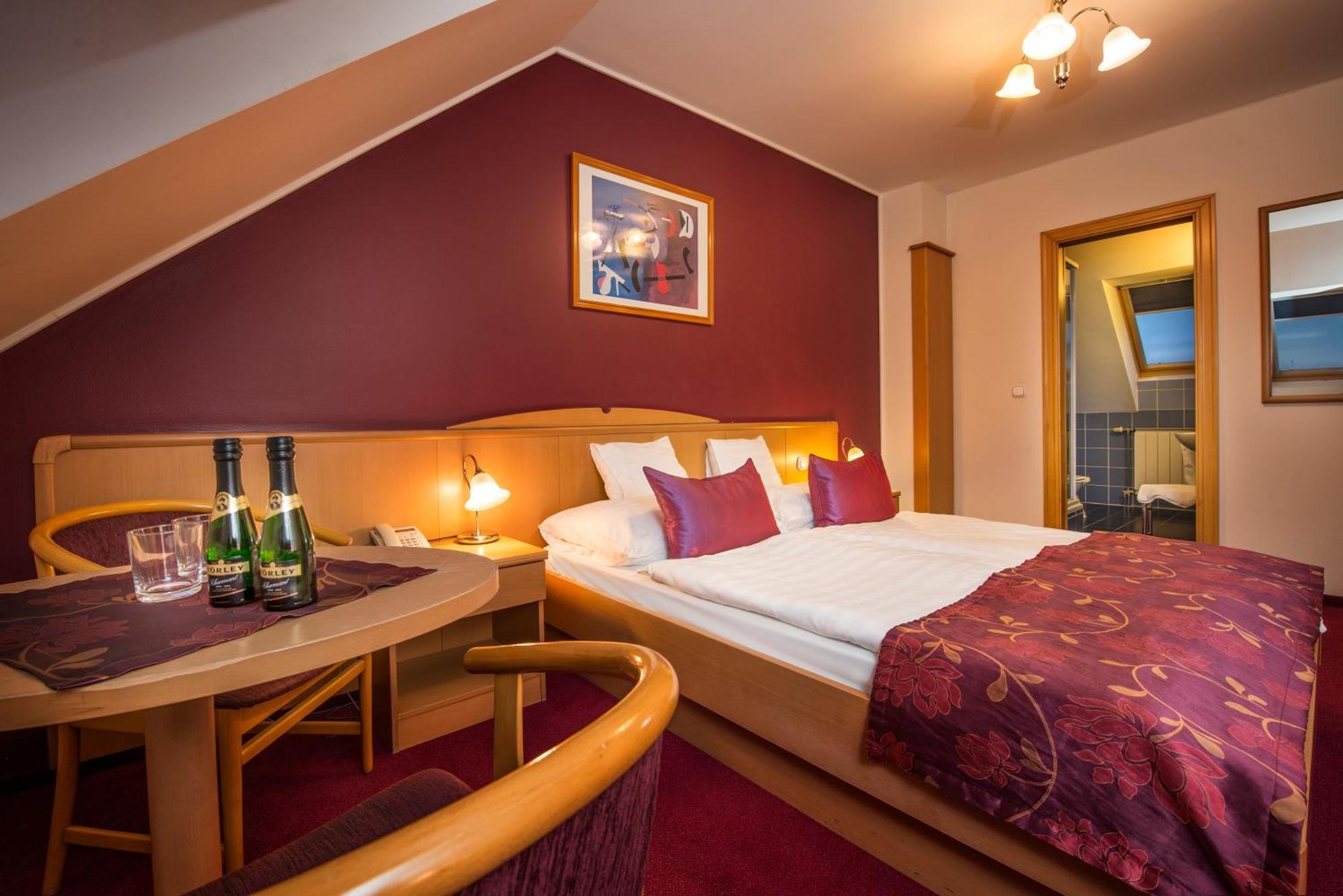 Hotel Kalvaria 기오르 외부 사진